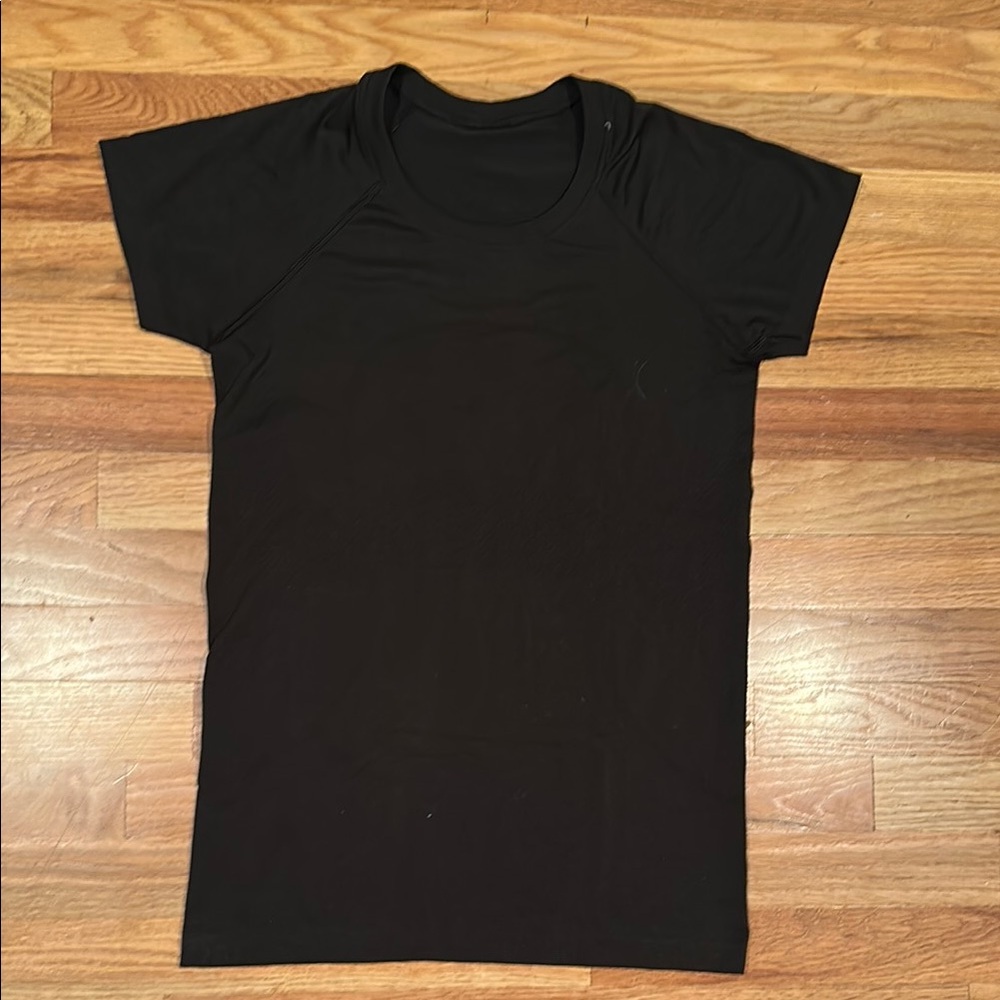 Lululemon Athletica Black Fitted Short Sleeve Tee